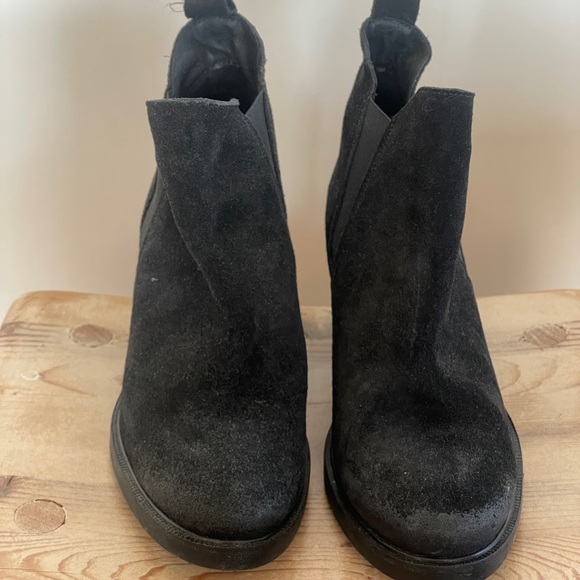 Arctica suede bootie - Picture 6 of 10